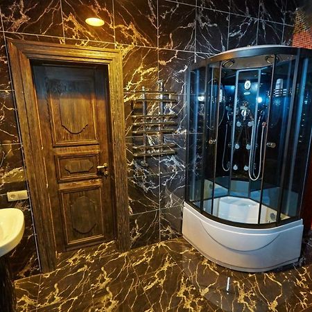 Bed and Breakfast Charivna Taistra Бровары Экстерьер фото