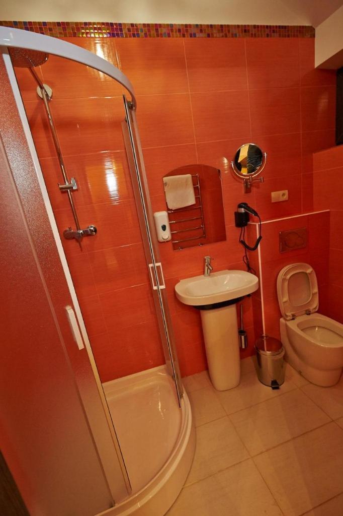 Bed and Breakfast Charivna Taistra Бровары Экстерьер фото