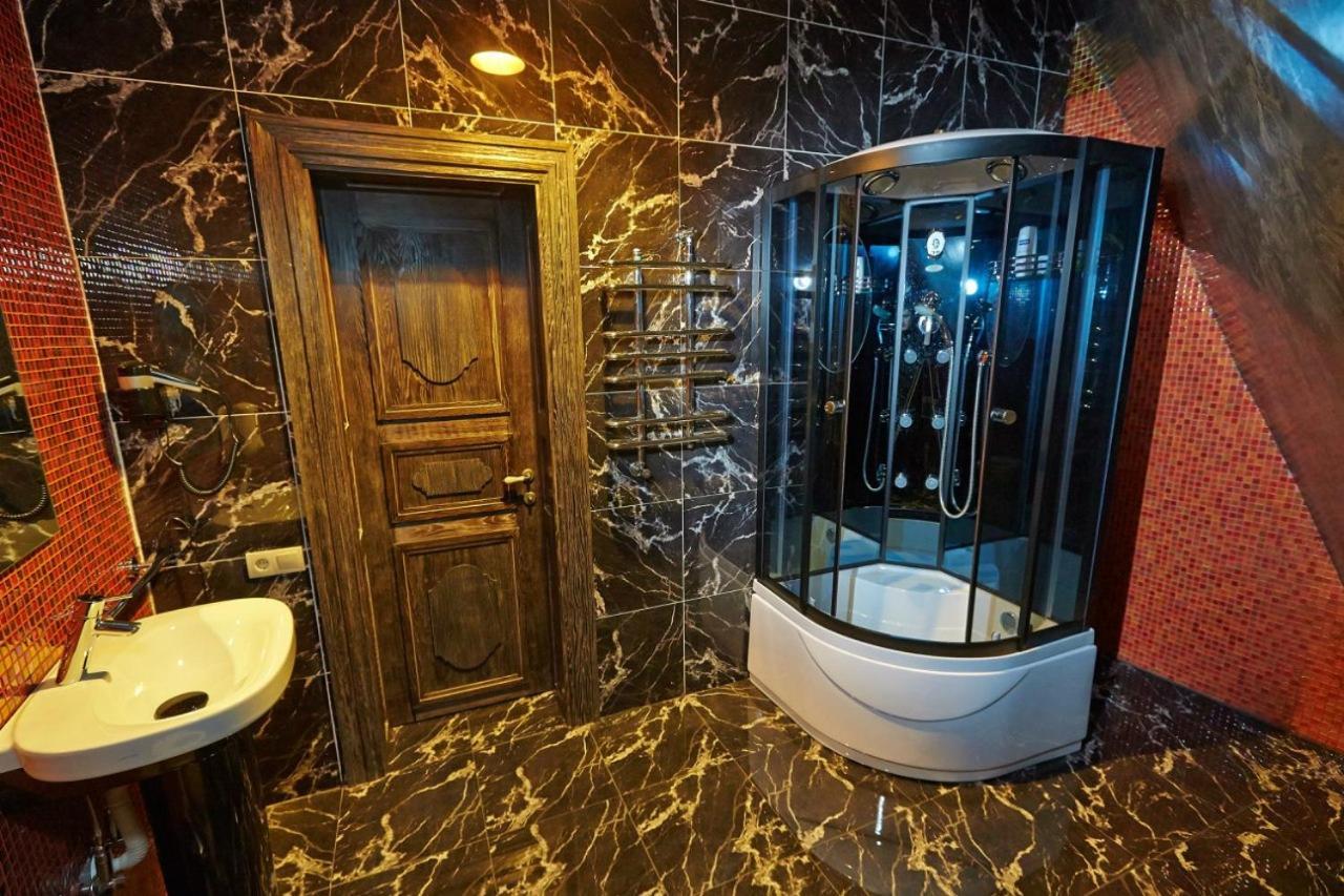 Bed and Breakfast Charivna Taistra Бровары Экстерьер фото