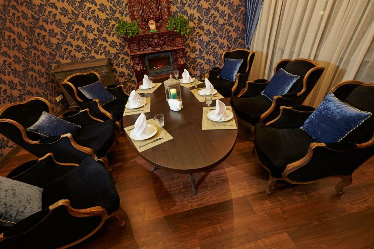 Bed and Breakfast Charivna Taistra Бровары Экстерьер фото