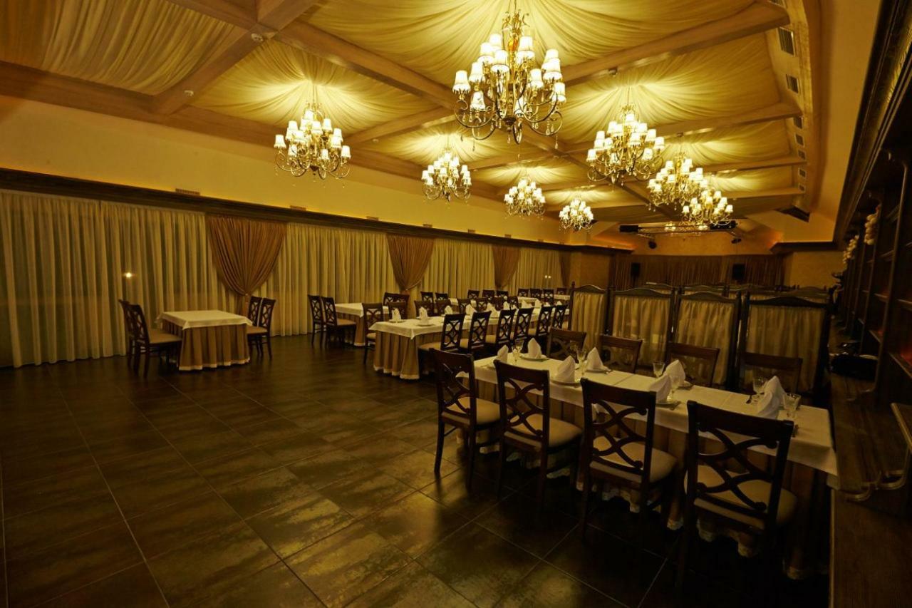 Bed and Breakfast Charivna Taistra Бровары Экстерьер фото