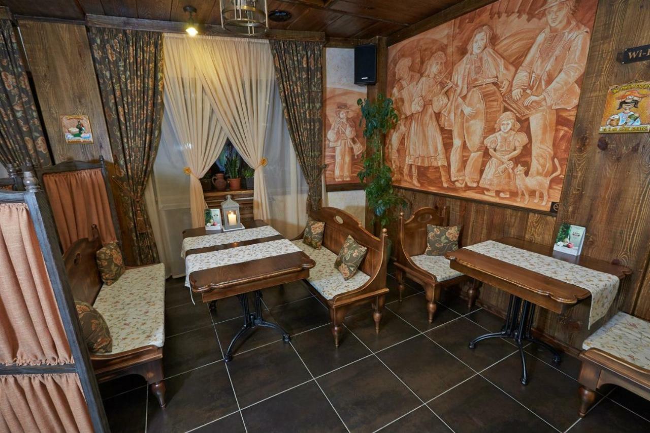 Bed and Breakfast Charivna Taistra Бровары Экстерьер фото